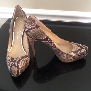 Jessica Simpson Heels 7 1/2 Snakeskin Brown shades